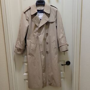 American Airlines Flight Attendant London Fog Beige Trench Coat